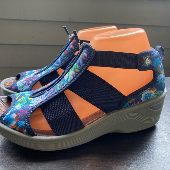 bzees charm peep toe